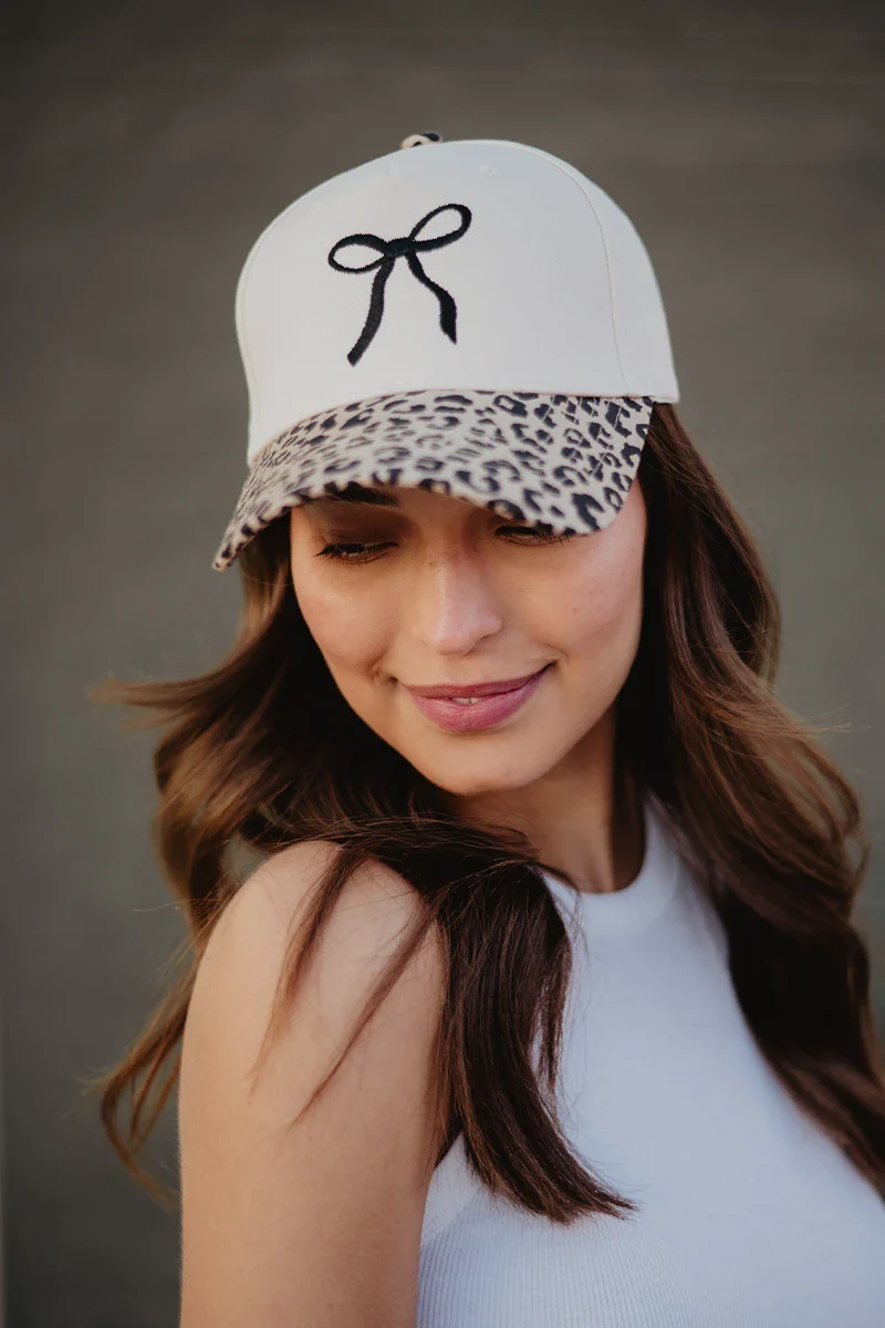 Coquette Bow Vintage Two-Toned Hat - Image 4