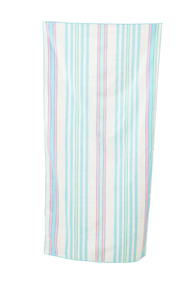 Traveling Matchbook Quick Dry Reversible Towel - Image 8